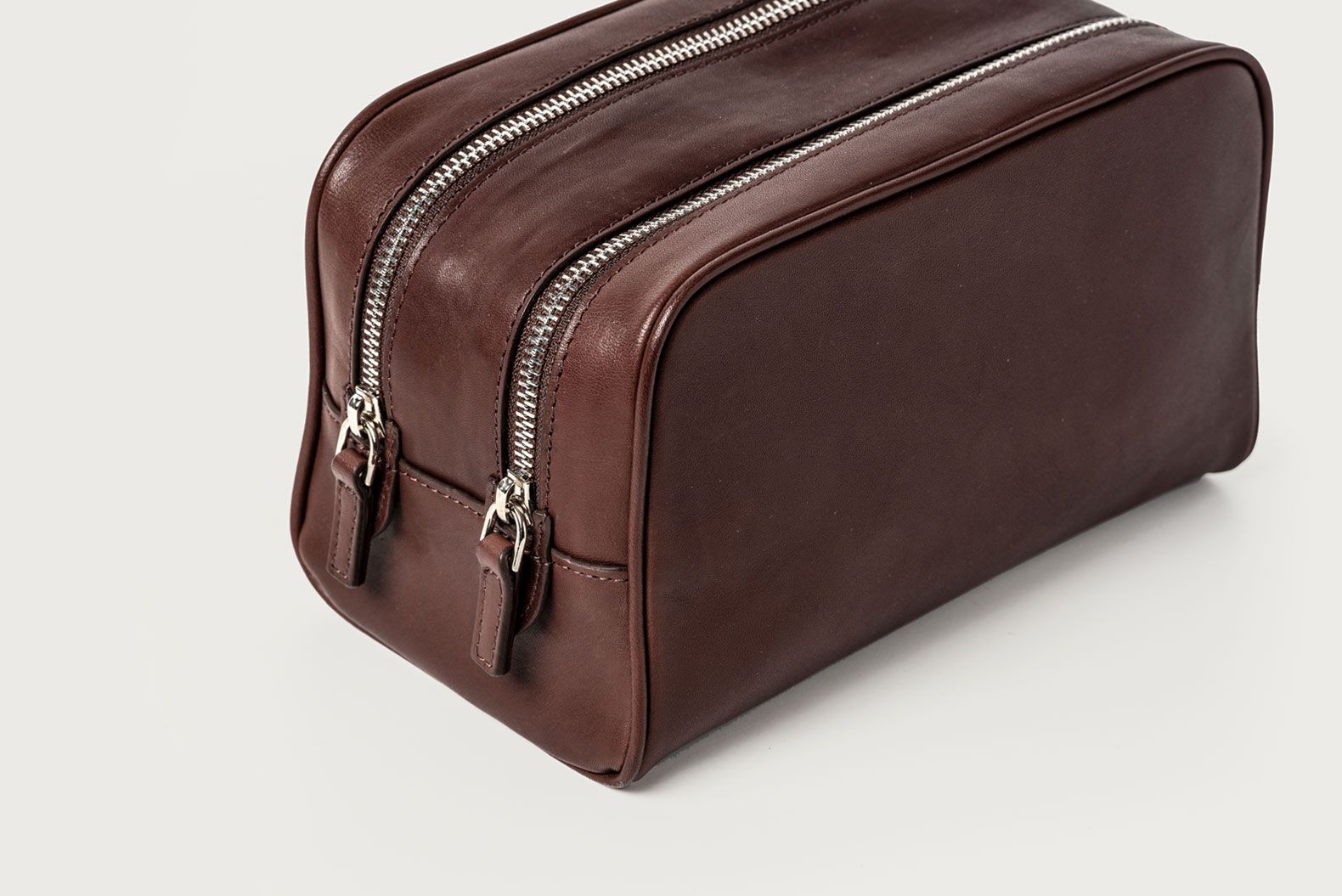 Customisable-wash-bag-detail-1