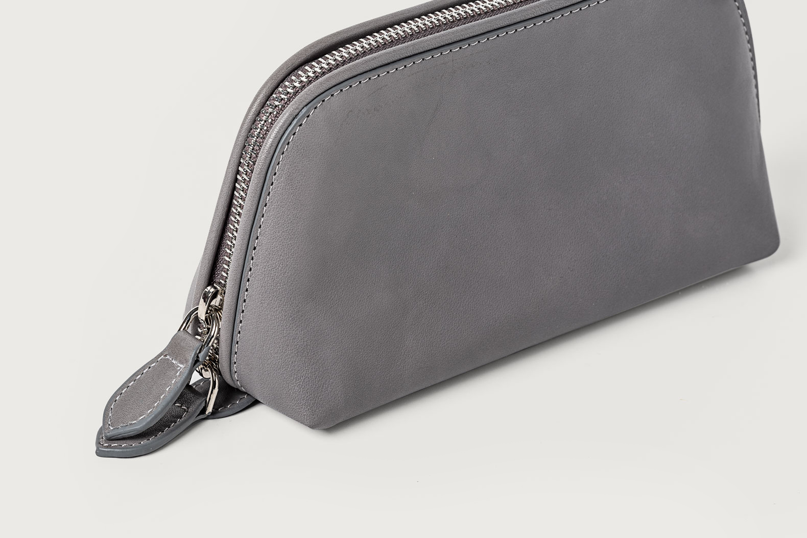 Cosmetic-bag-detail-1