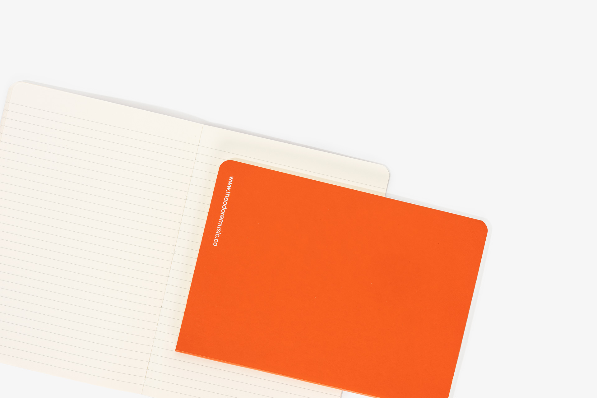Theodore/Studio Thomas Volants